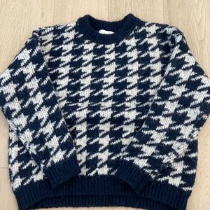 Oak + Fort navy and white houndstooth knit sweater. Size medium, great shape.